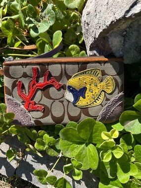 🐠🪸Coach Brown Signature Canvas Wristlet with Yellow Fish & Red Coral Appliqués🪸🐠